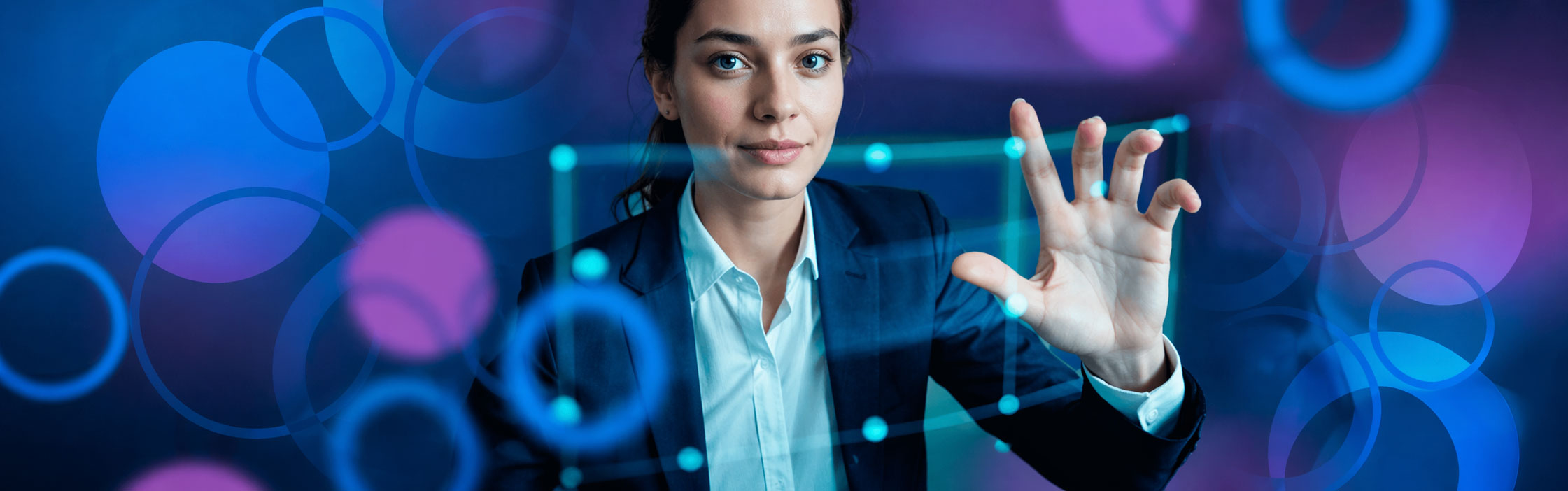 Gestor analisando projetos de IA em PMEs com diagnóstico operacional sobre a mesa