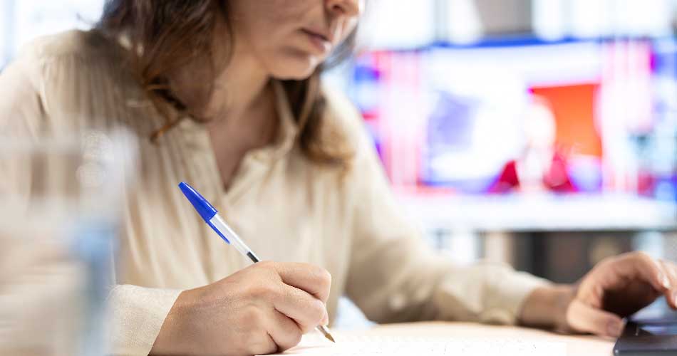 Direitos Autorais e IA: 3 Riscos para Empresa Direitos Autorais e IA: 3 Riscos para Empresa